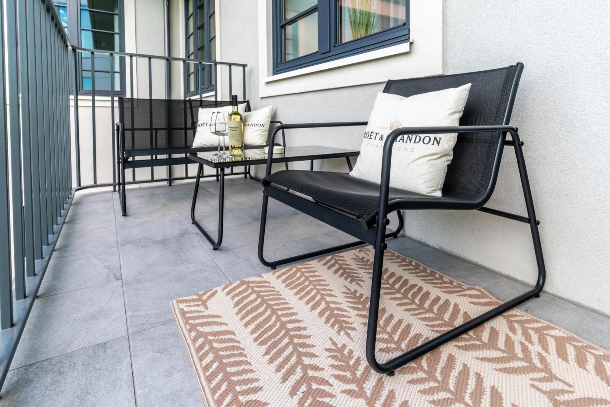 Apartament Versace Jana Pawla Breslavia Esterno foto